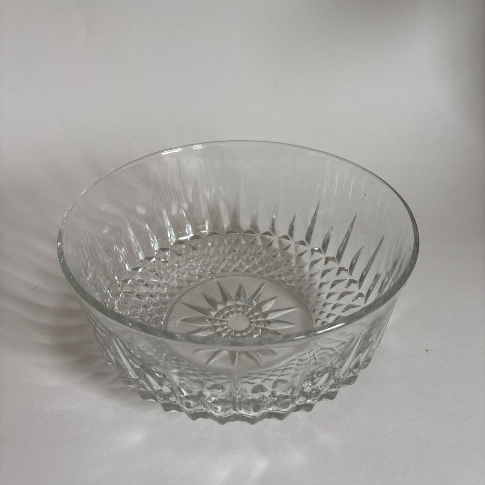 Vintage Arcoroc France 8” Diamond Starburst Serving Bowl Clear